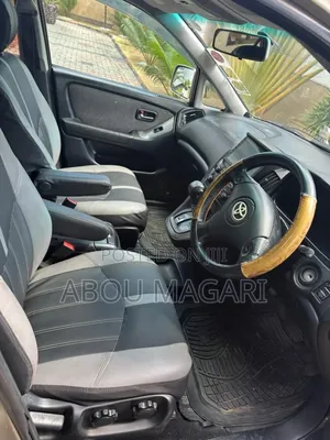 Toyota Harrier 2006 Gold
