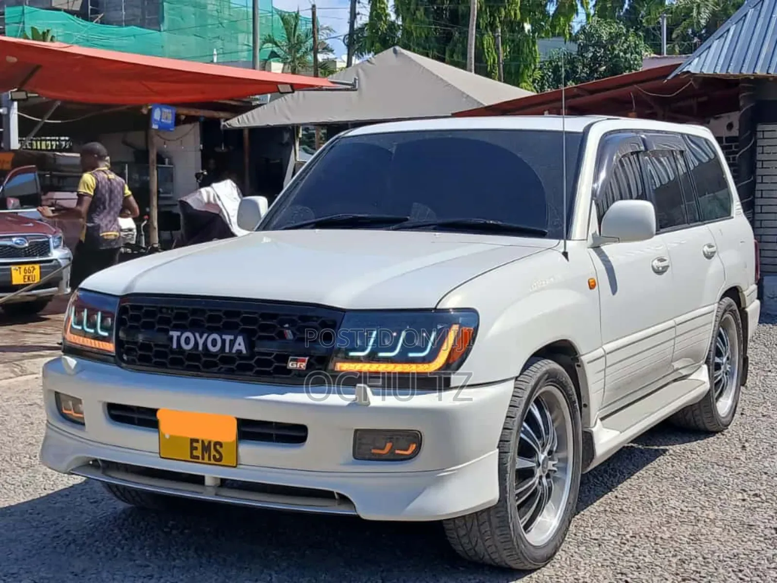 Toyota Land Cruiser 2006 White