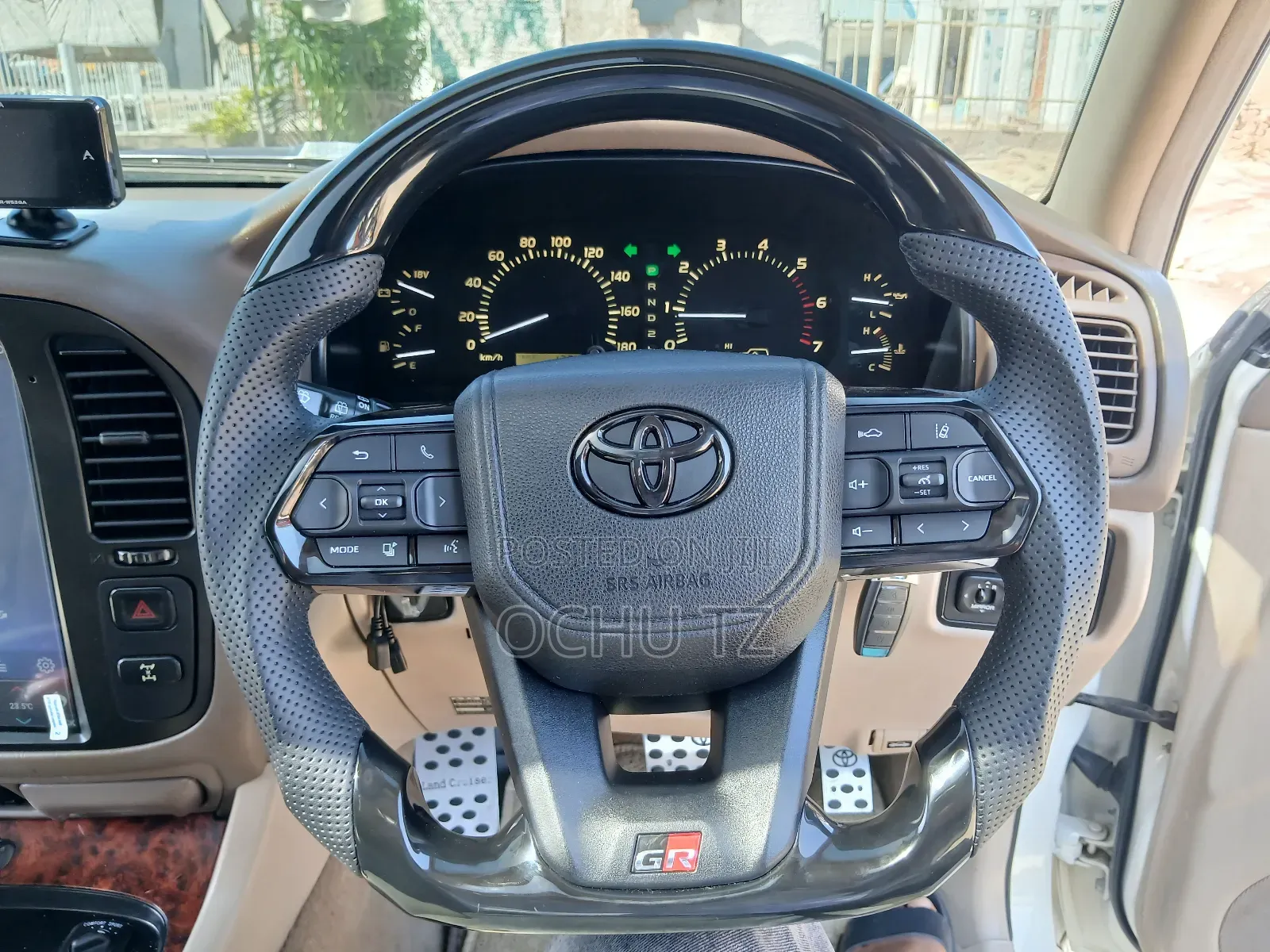 Toyota Land Cruiser 2006 White