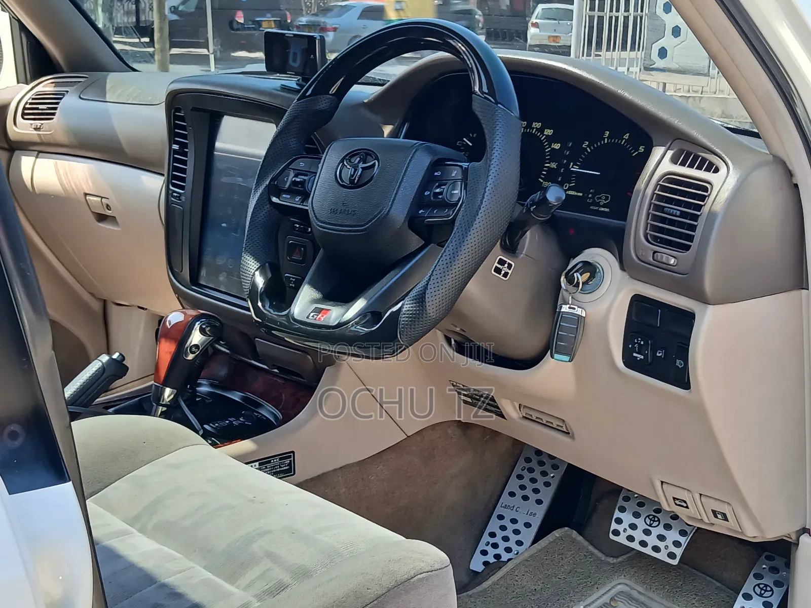 Toyota Land Cruiser 2006 White