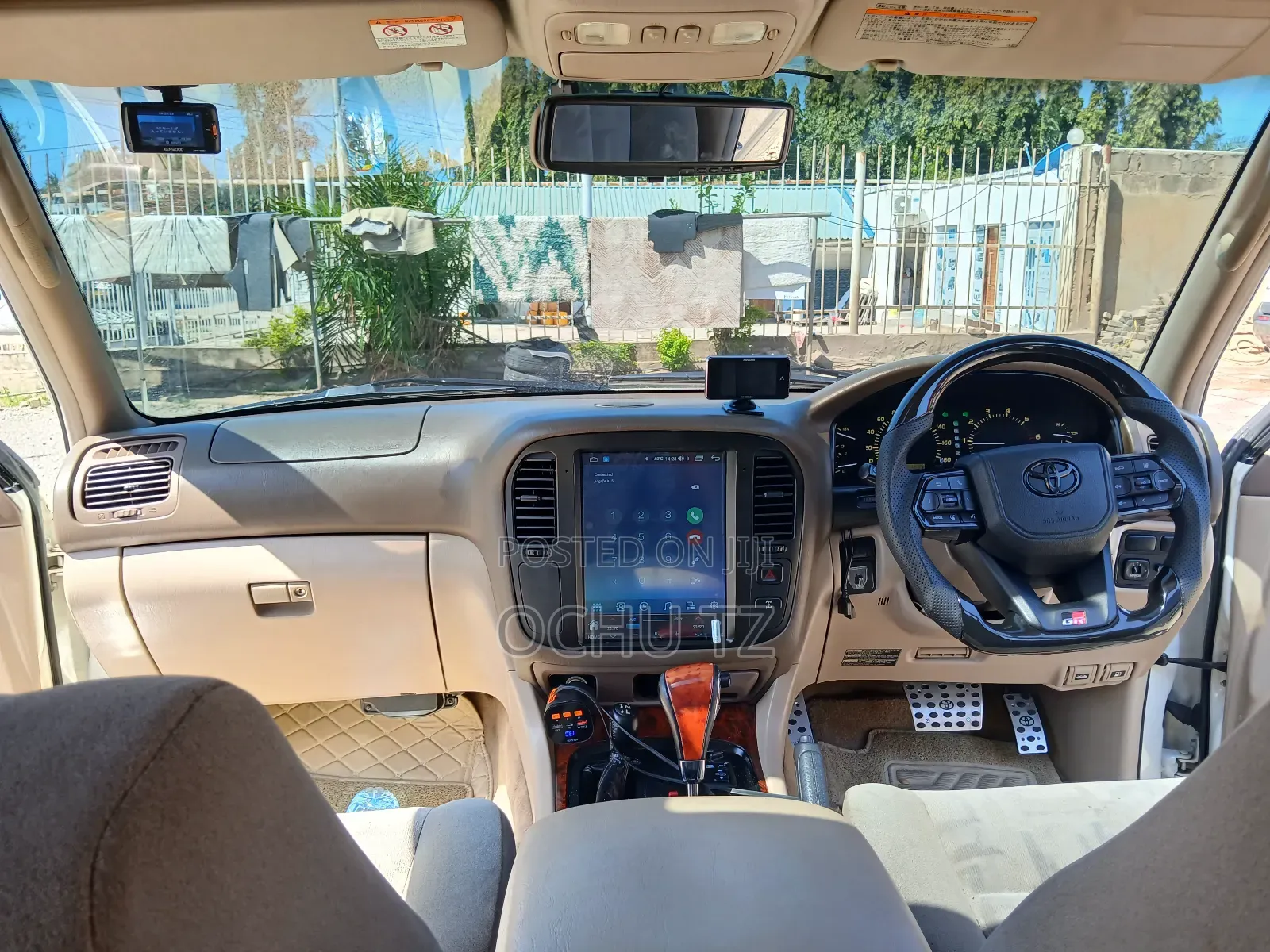 Toyota Land Cruiser 2006 White