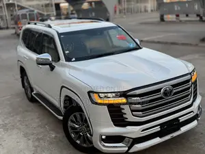 New Toyota Land Cruiser LC300 2024 White