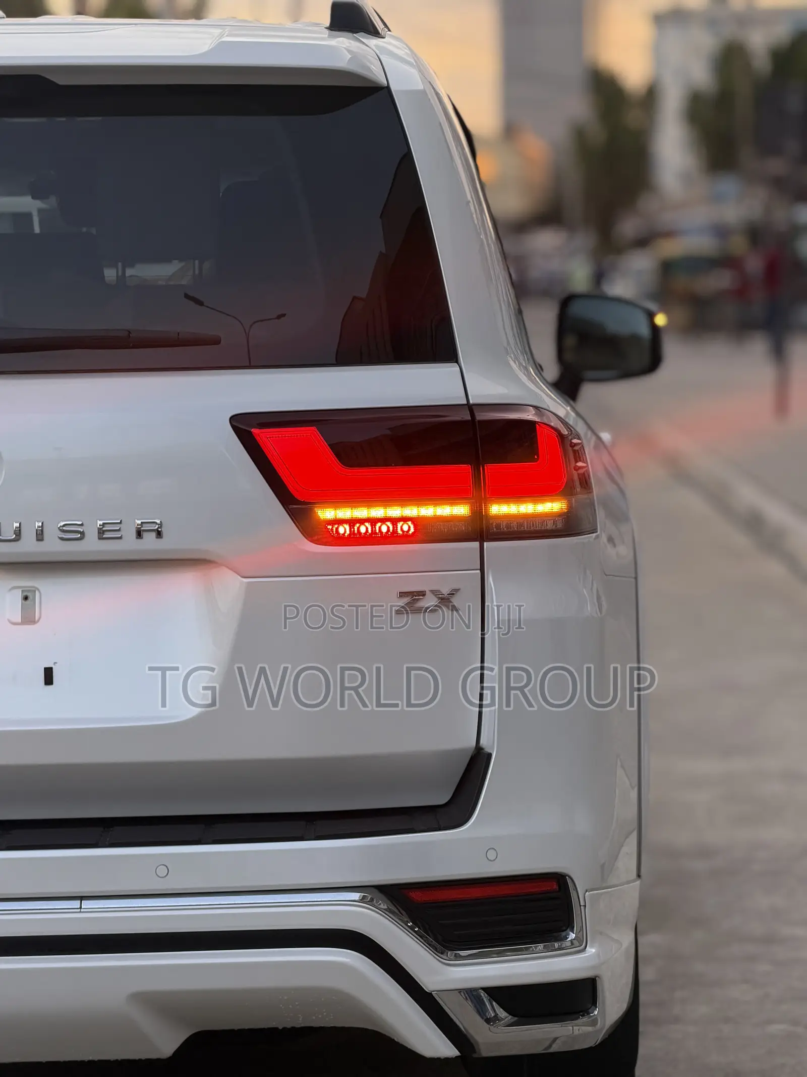 New Toyota Land Cruiser LC300 2024 White