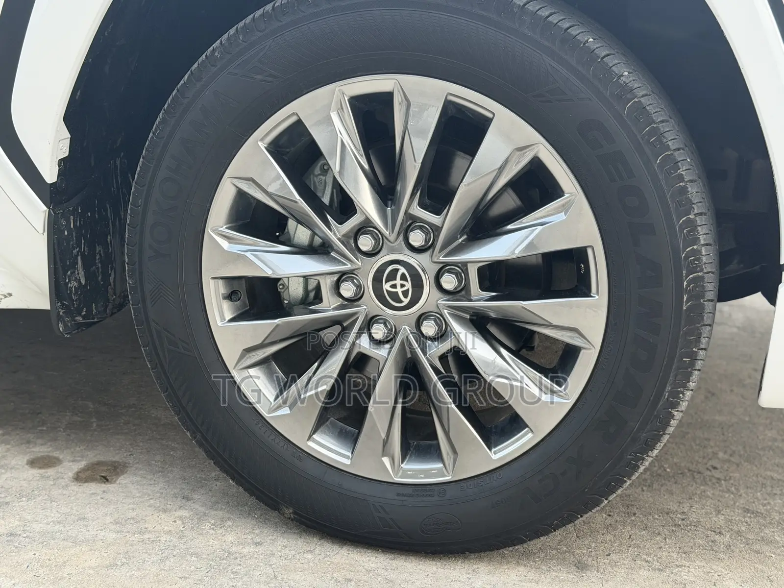 New Toyota Land Cruiser LC300 2024 White