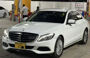 Mercedes-Benz C200 2015 Pearl