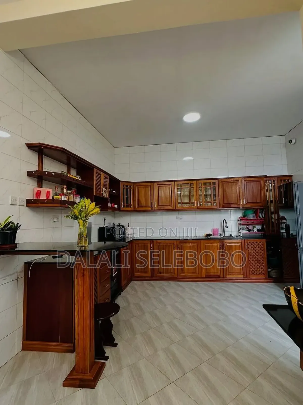 4bdrm Bungalow in Makumbusho, Kinondoni for sale
