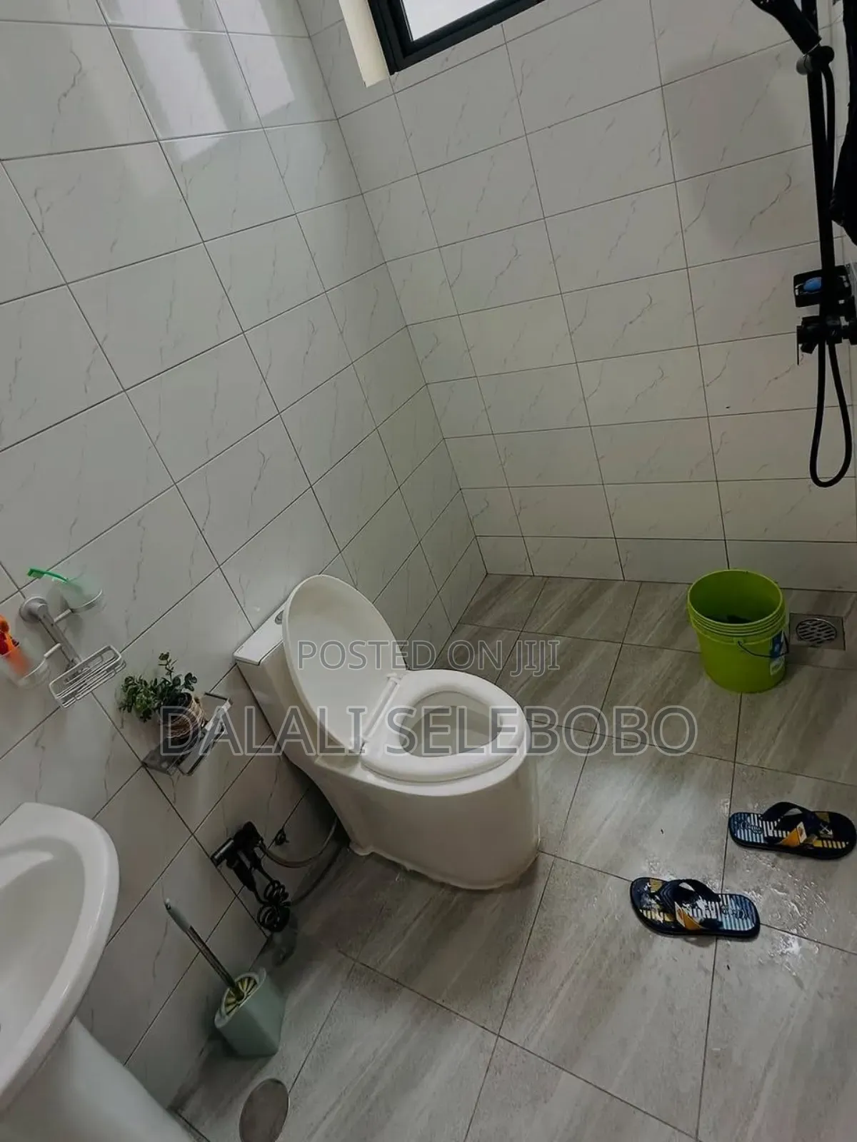 4bdrm Bungalow in Makumbusho, Kinondoni for sale