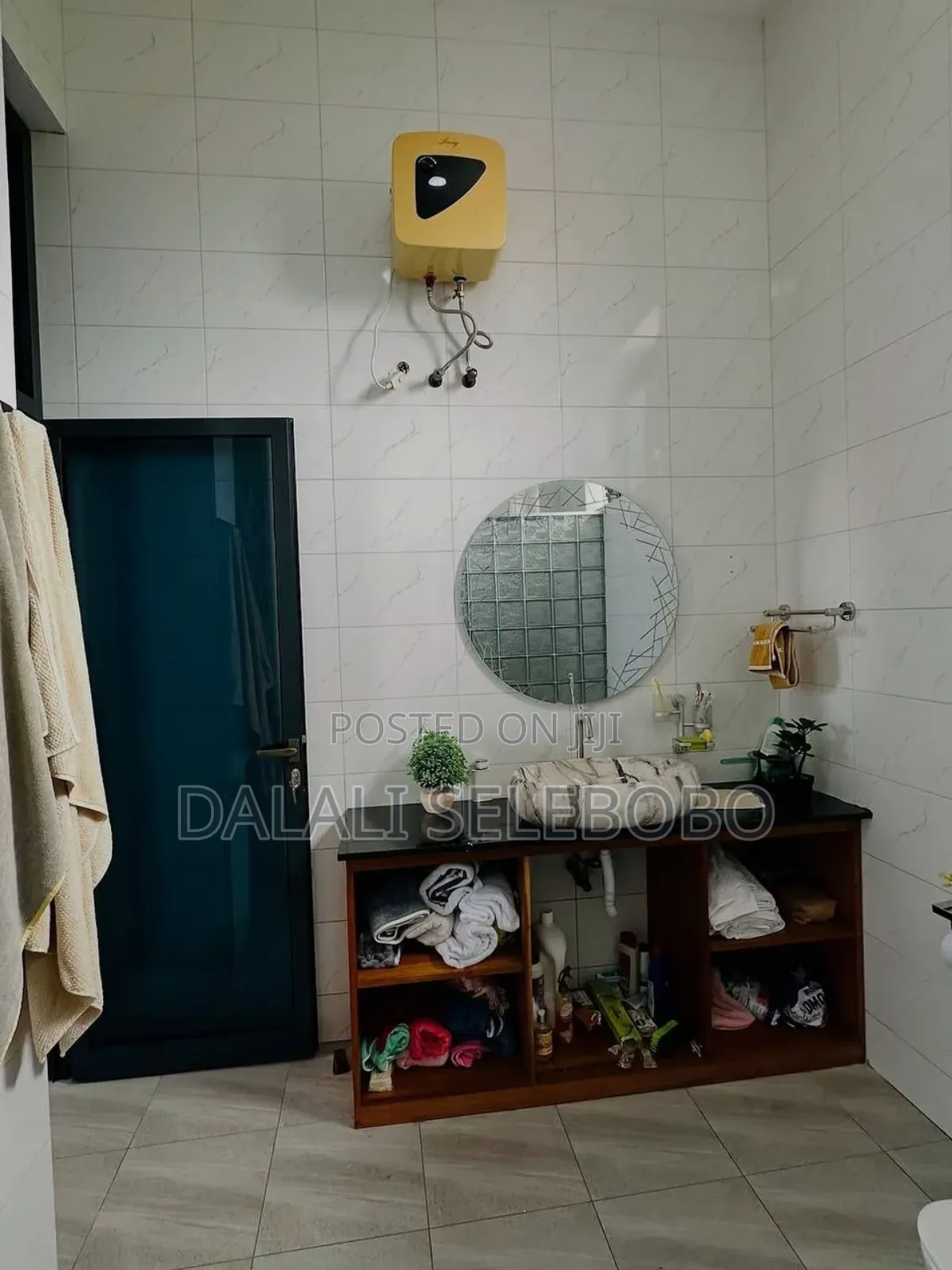 4bdrm Bungalow in Makumbusho, Kinondoni for sale