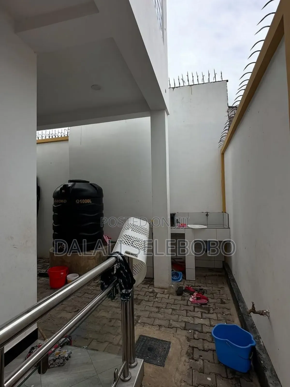 4bdrm Bungalow in Makumbusho, Kinondoni for sale