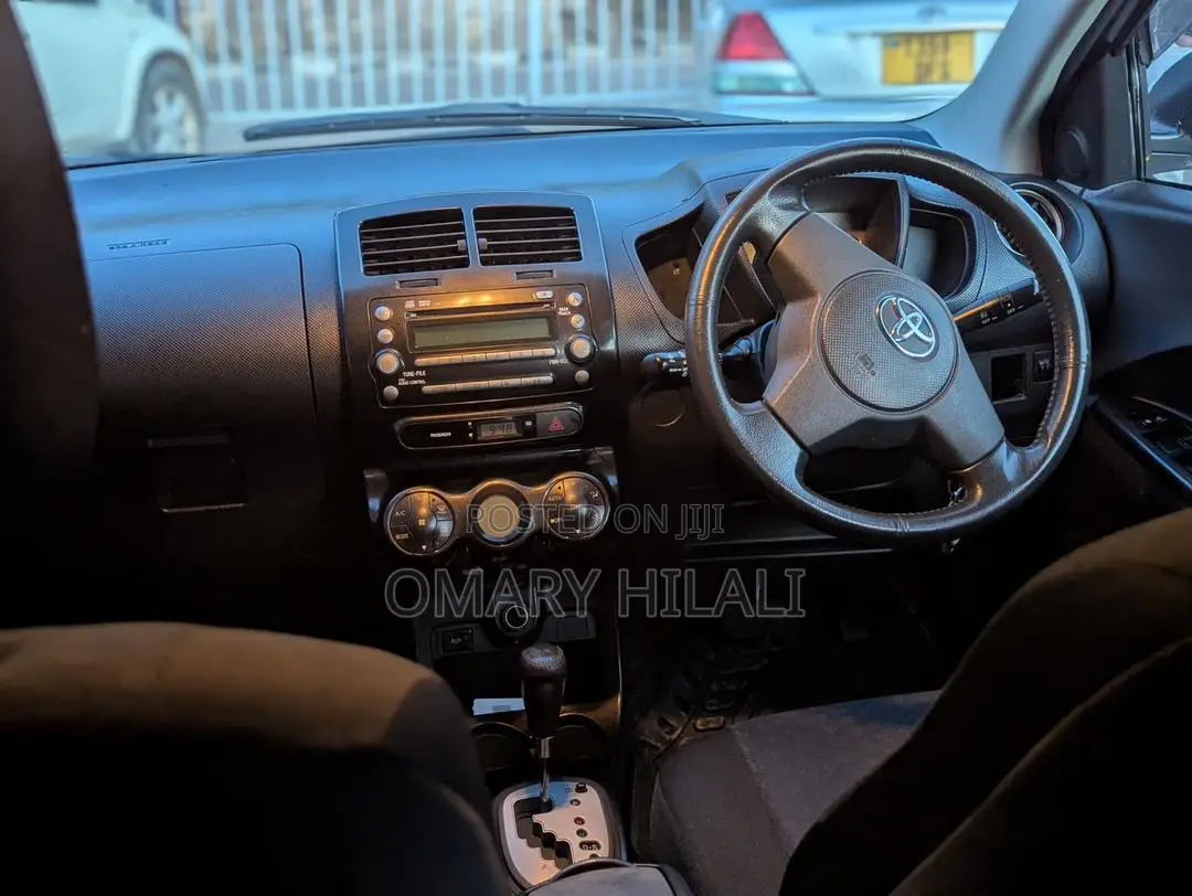 Toyota IST 2007 Silver
