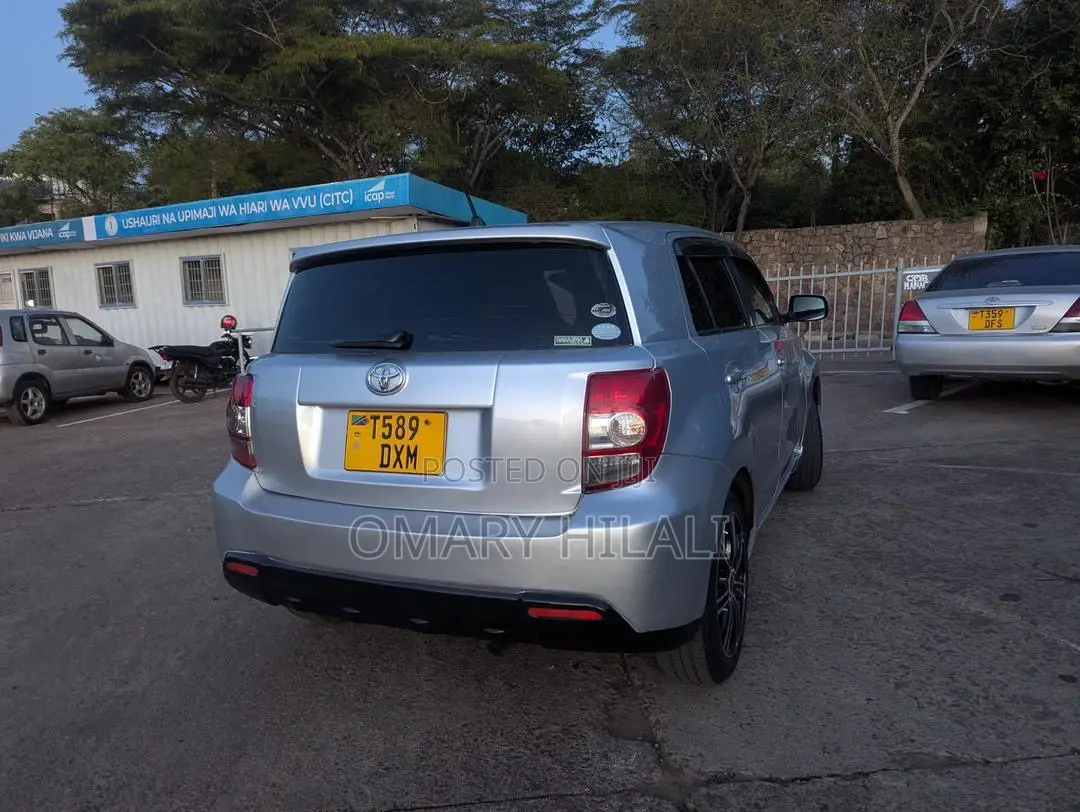 Toyota IST 2007 Silver