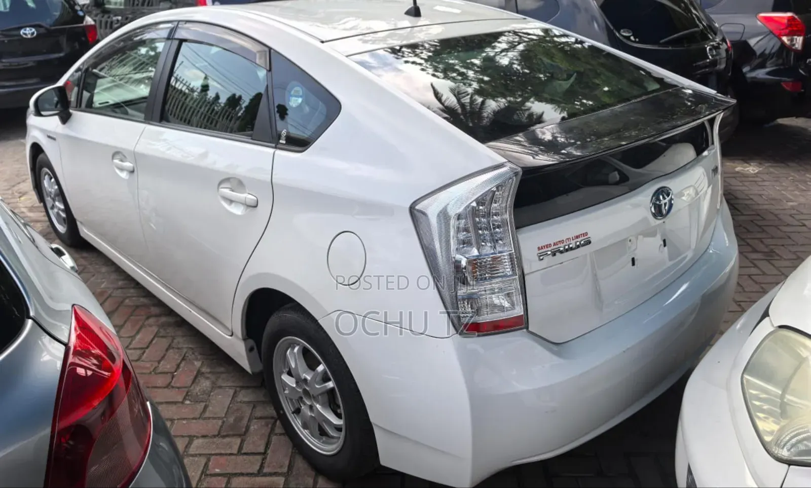 Toyota Prius 2011 White
