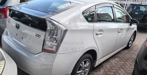Toyota Prius 2011 White