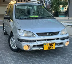Toyota Corolla Spacio 2000 Silver