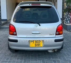 Toyota Corolla Spacio 2000 Silver