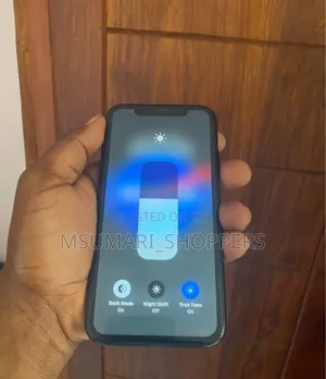 Apple XR 128 GB Black