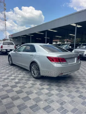 Toyota Crown 2014 Silver