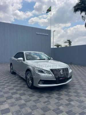Toyota Crown 2014 Silver