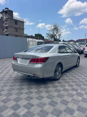 Toyota Crown 2014 Silver