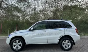 Toyota RAV4 2005 White