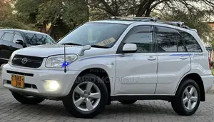 Toyota RAV4 2005 White