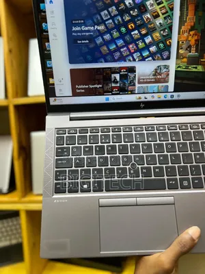 Laptop HP ZBook Firefly 14 G7 8GB Intel Core I7 SSD 256GB