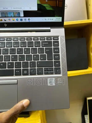 Laptop HP ZBook Firefly 14 G7 8GB Intel Core I7 SSD 256GB