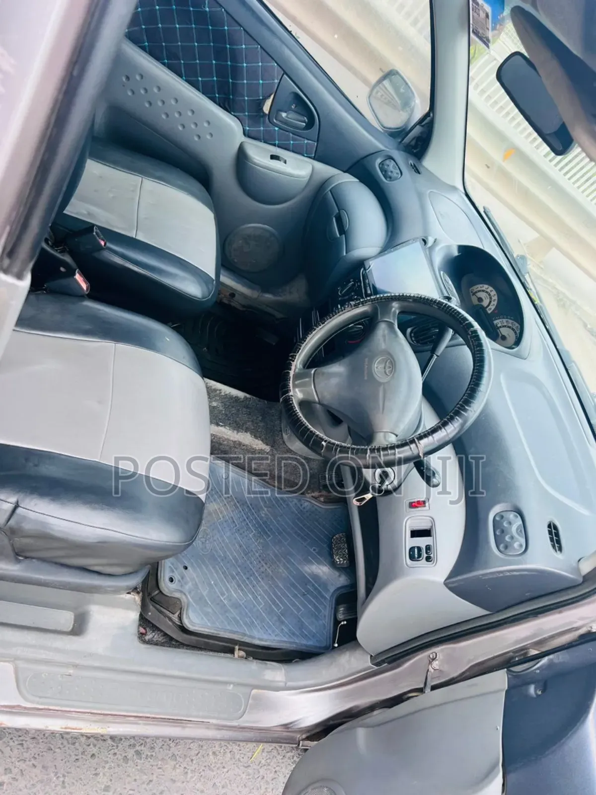 Toyota Fun Cargo 2004 Gray