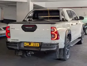Toyota Hilux 2019 White