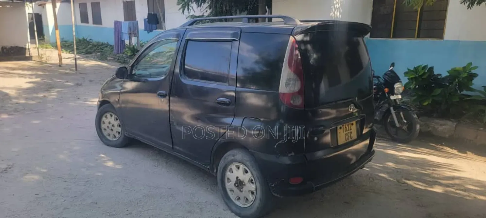 Toyota Fun Cargo 2004 Black