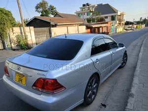 Toyota Crown 2006 Silver