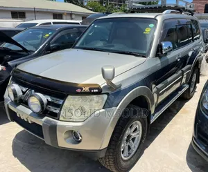 Mitsubishi Pajero 2008 Gray