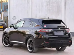 Toyota Harrier 2.0 2015 Black