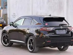 Toyota Harrier 2.0 2015 Black