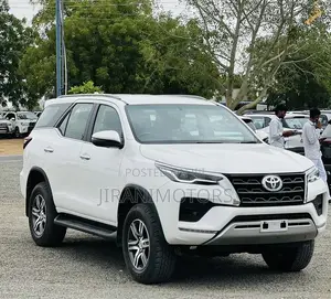Toyota Fortuner 2025 White
