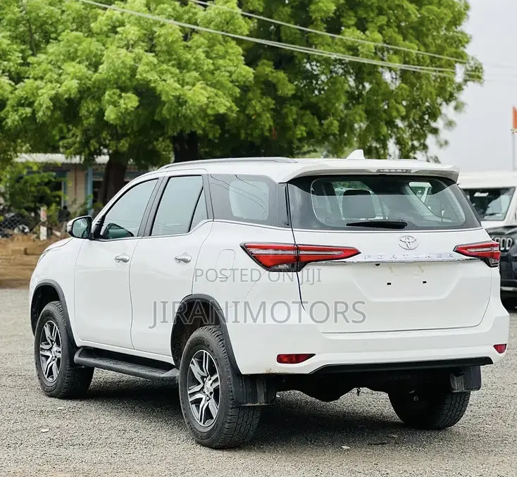 Toyota Fortuner 2025 White
