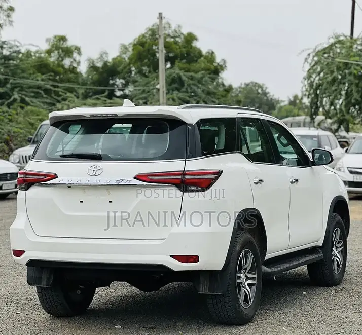Toyota Fortuner 2025 White