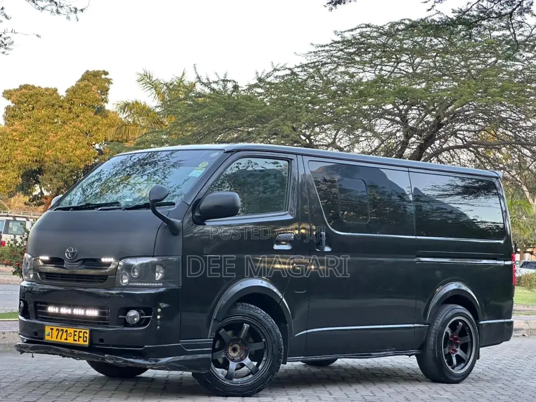 Toyota HiAce 2010 Black