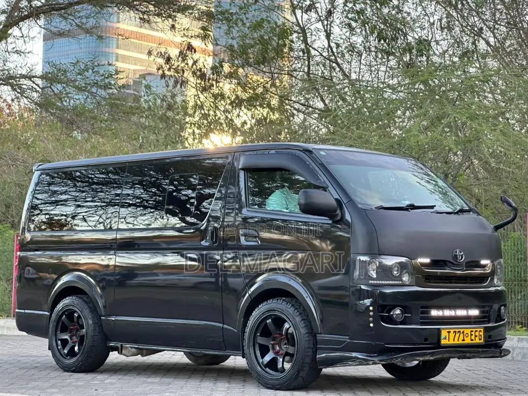 Toyota HiAce 2010 Black