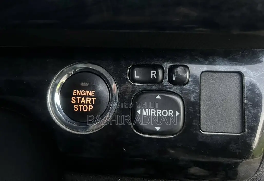 Toyota Corolla Rumion Hatchback 1.5 FWD 2010 Black