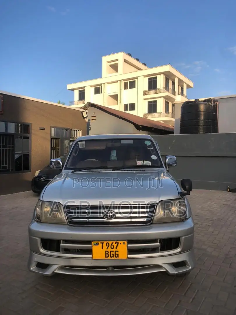 Toyota Land Cruiser Prado 2001 Silver