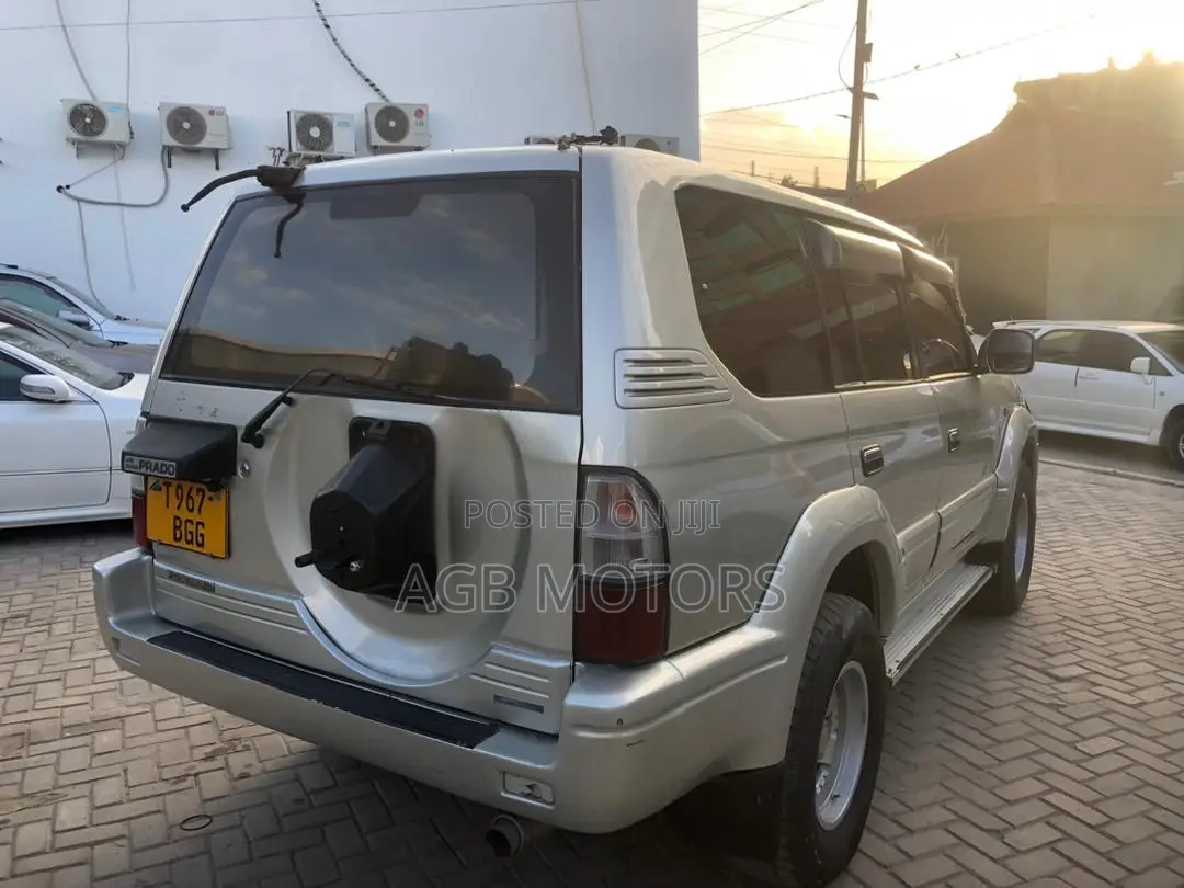 Toyota Land Cruiser Prado 2001 Silver