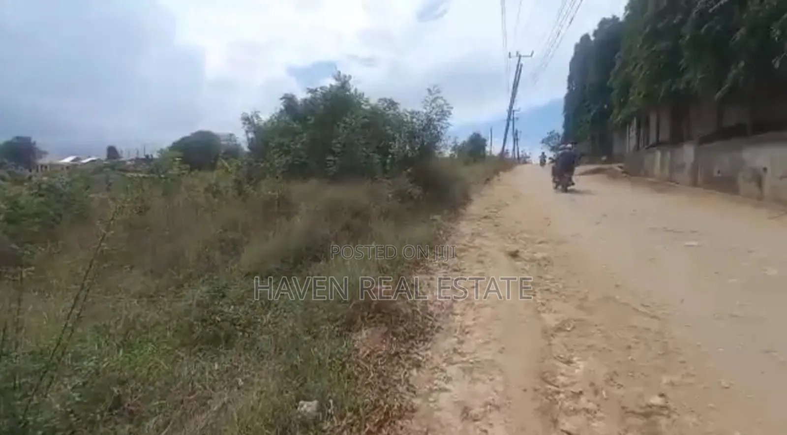 4acres Zinauzwa Ubungo Msewe