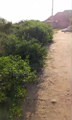 Kiwanja Kinauzwa Mbezi Msakuzi