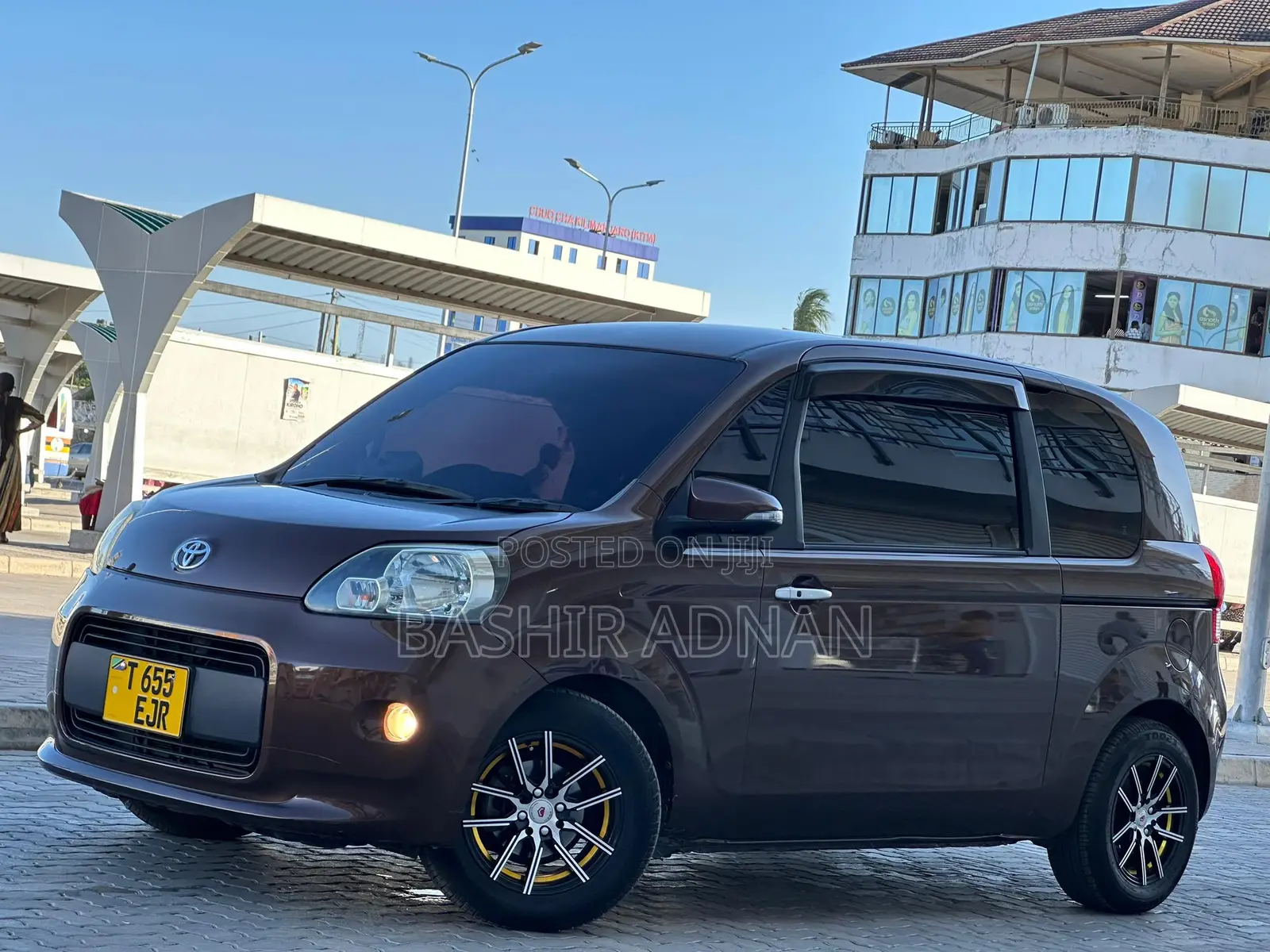 Toyota Porte 1.5 FWD 2014 Brown
