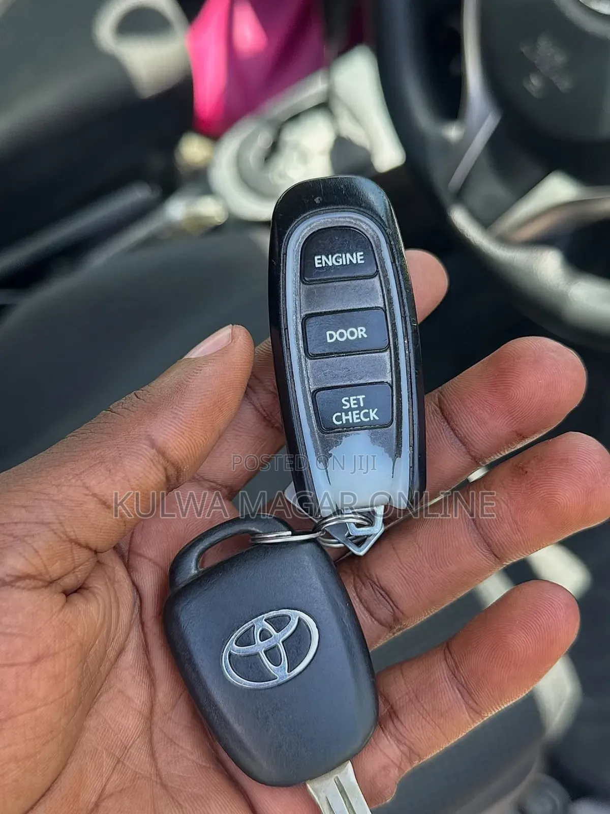 Toyota Vitz 2015 Silver