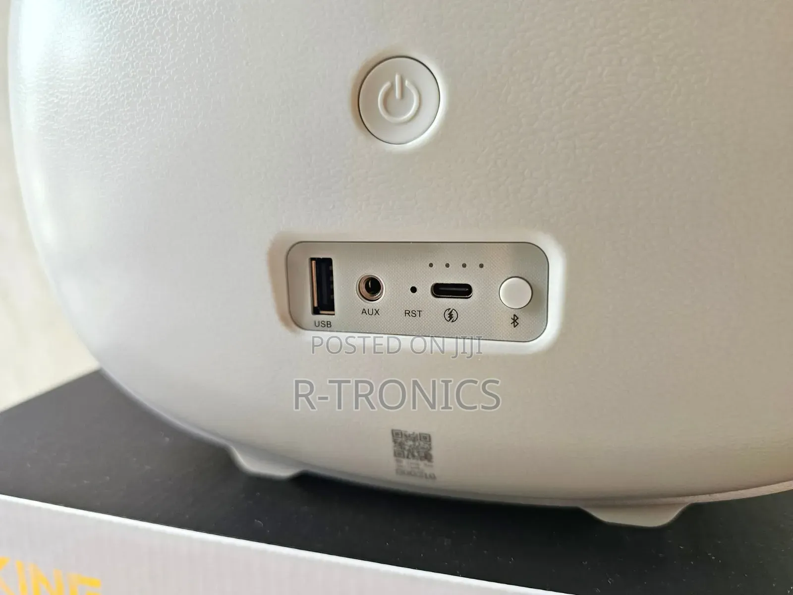 W-King T8 Ii Is a Portable Bluetooth Speaker