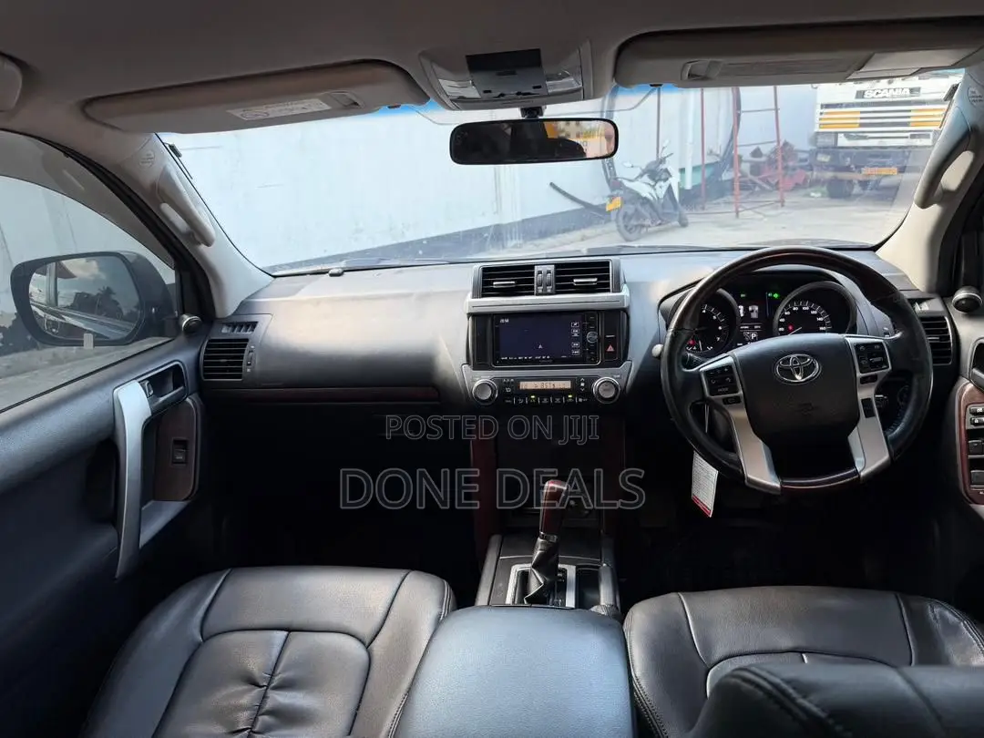 Toyota Land Cruiser Prado 2016 Black