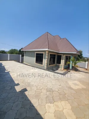 3bdrm House in Goba for sale