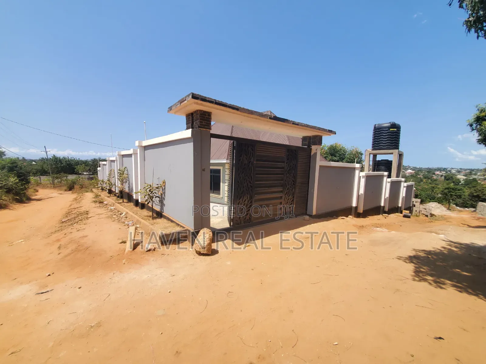 3bdrm House in Goba for sale